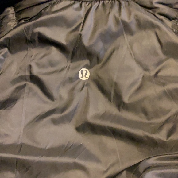 Lululemon Run Turn Around Reversible Jacket - Picture 11 of 11